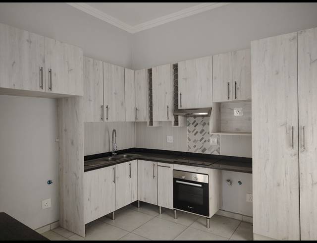 3 BEDROOM HOUSE FOR SALE IN GEELHOUTPARK